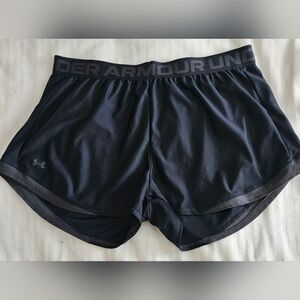 Under Armour Woman's Black Performance Shorts. Size L. Very Good Condition.